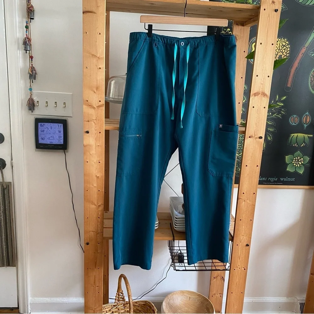 FIGS Teal Blue Cairo Cargo Scrub Pants XL Short